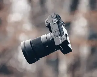 Genius UURig VLOG SELFIE FLIP SCREEN -- Works with Many Cameras (Sony  Canon Panasonic Nikon etc) 